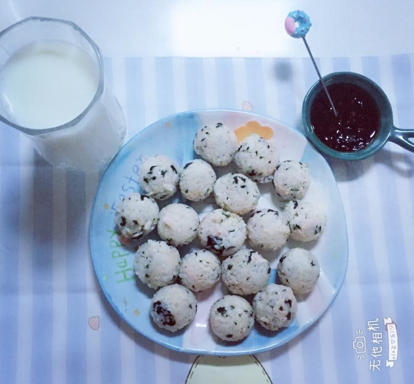金枪鱼饭团