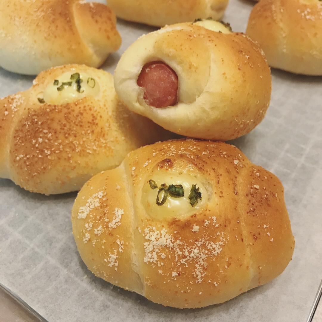 可爱哒小胖砸‼️葱香芝士火腿面包🥯