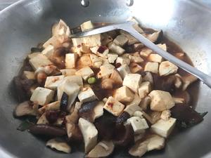 香菇炖豆腐的做法 步骤10