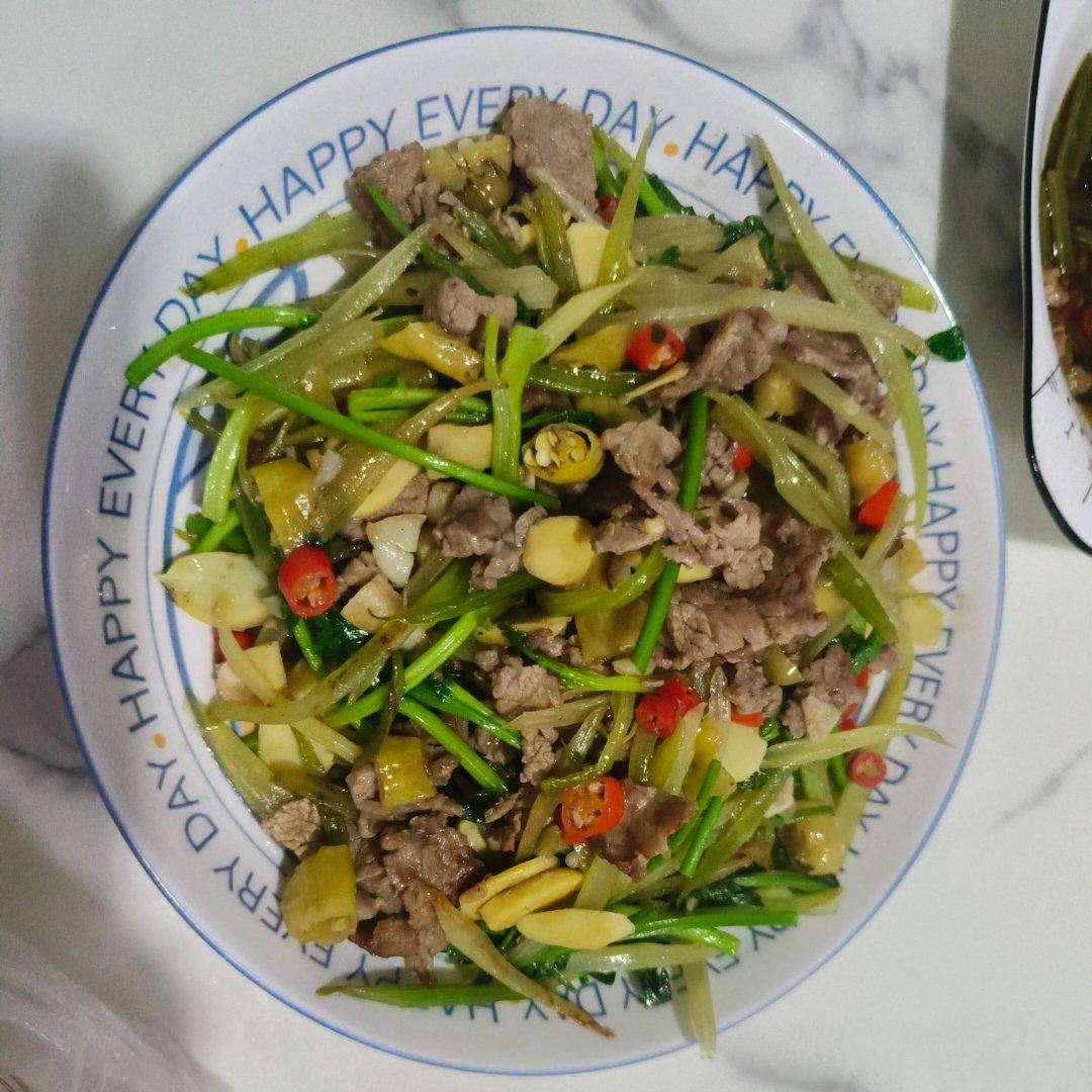 小炒黄牛肉，肉嫩味香！太好吃了简直是米饭杀手！