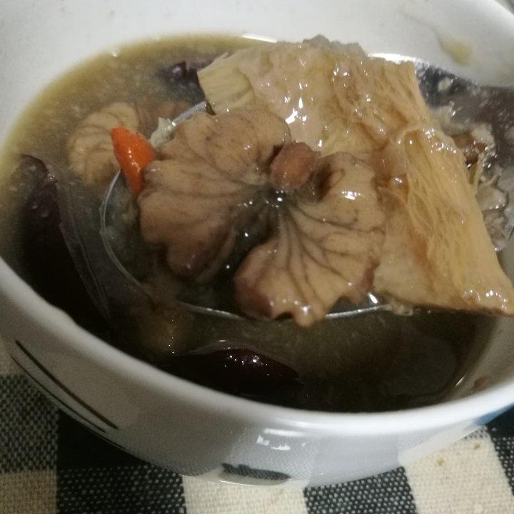 榴莲壳炖鸡