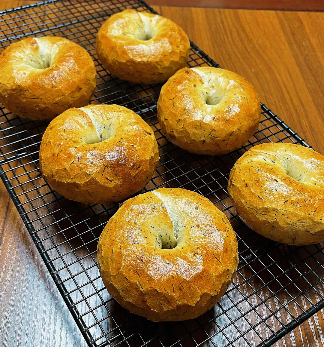 莳萝柠檬腊肠贝果的做法