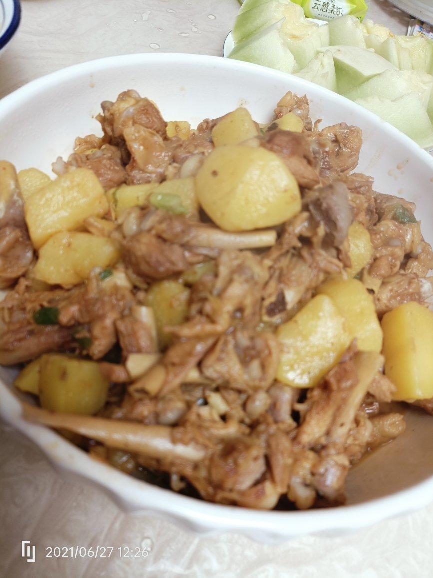 红烧土豆炖鸡腿