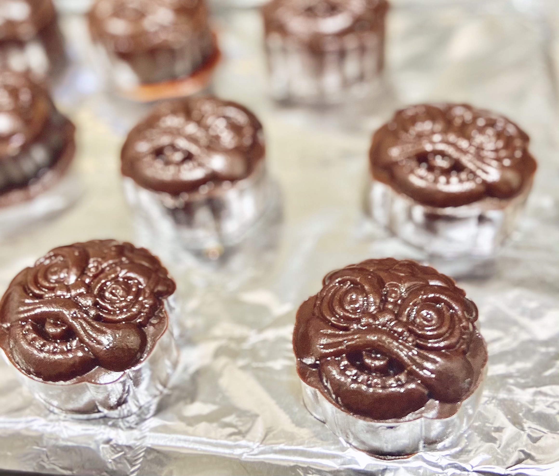 有手就能做的巧克力皮巧克力馅的巧克力月饼的做法