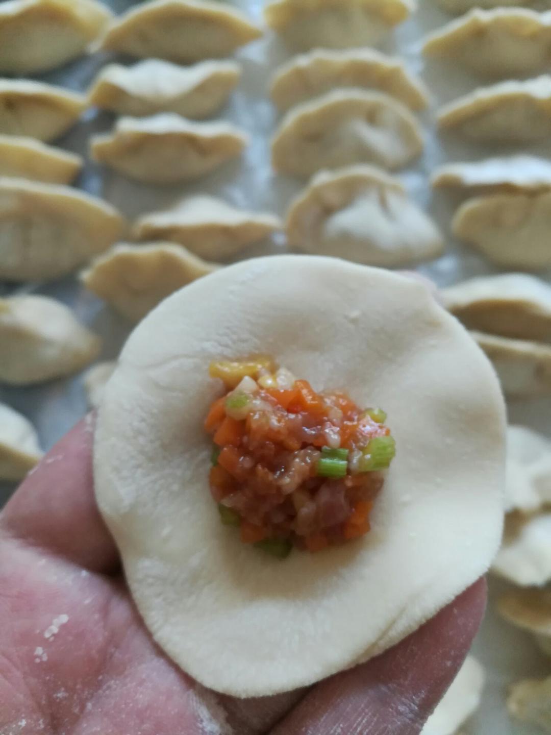 芹菜胡萝卜猪肉水饺