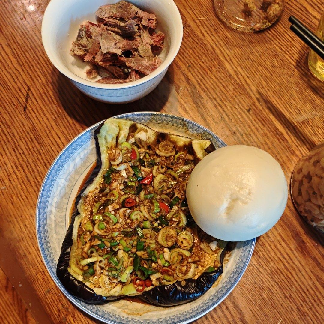 看似10分钟其实都是微波炉在工作的懒人烤茄子