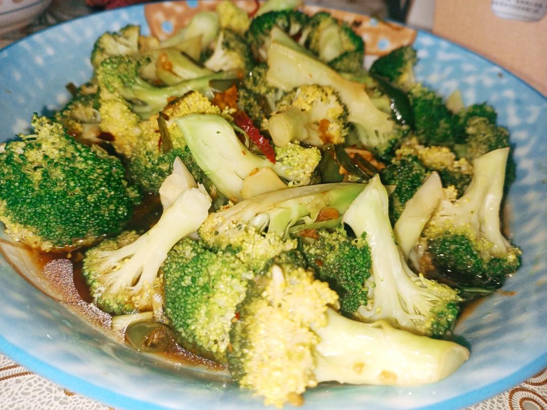 凉拌西兰花-辣的
