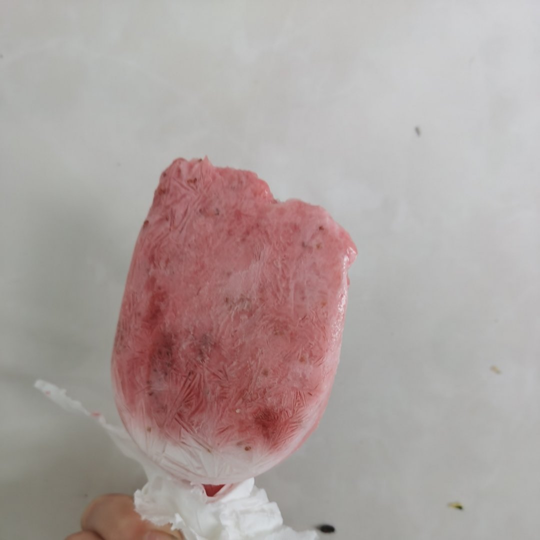 草莓酸奶雪糕