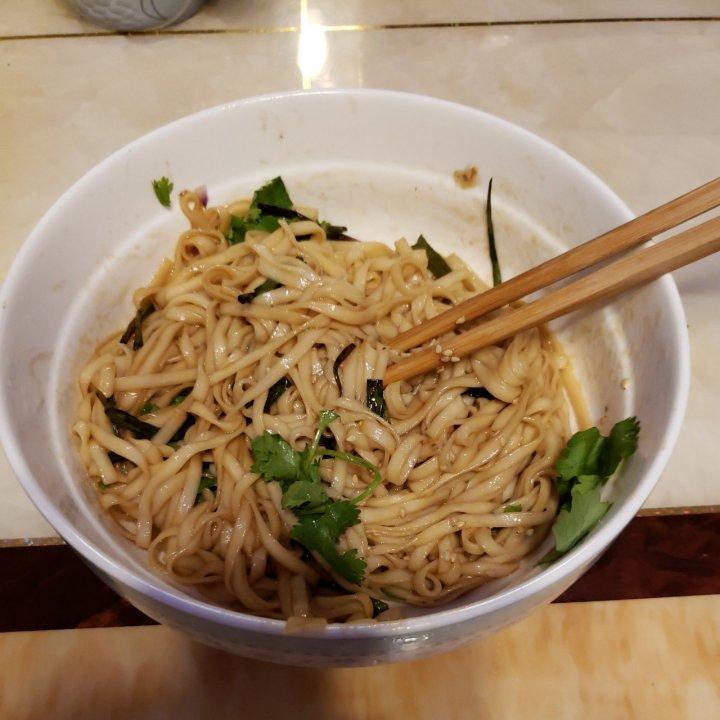 快手家常版【葱油拌面】