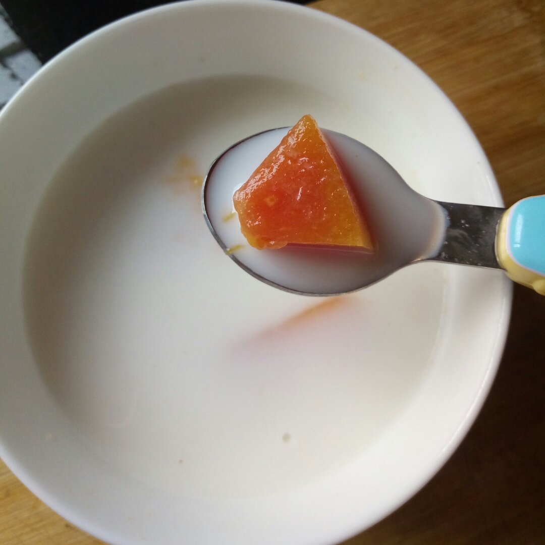 鲜奶炖木瓜