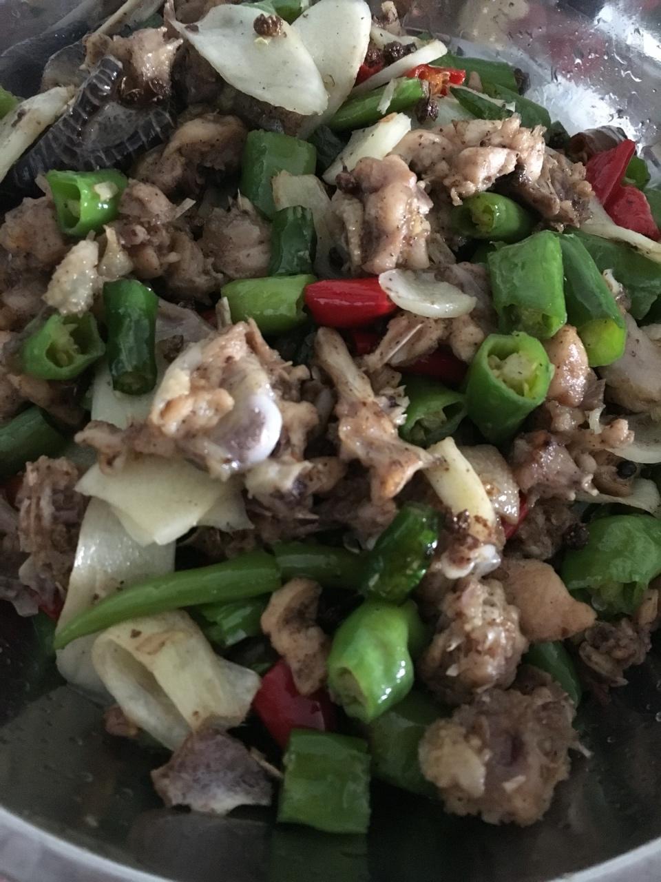 老丁的私房菜-尖椒鸡