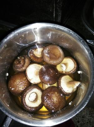 香菇蒸肉末的做法 步骤1