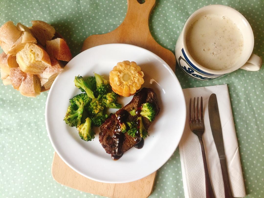 每天，叫醒我的是早餐