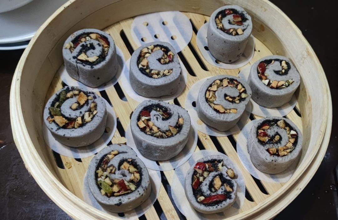 黑芝麻花生卷馒头