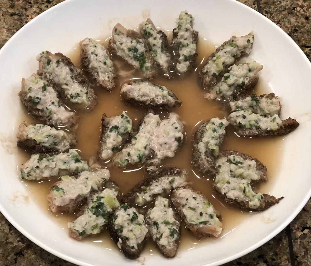 鲜甜的肉酿羊肚菌
