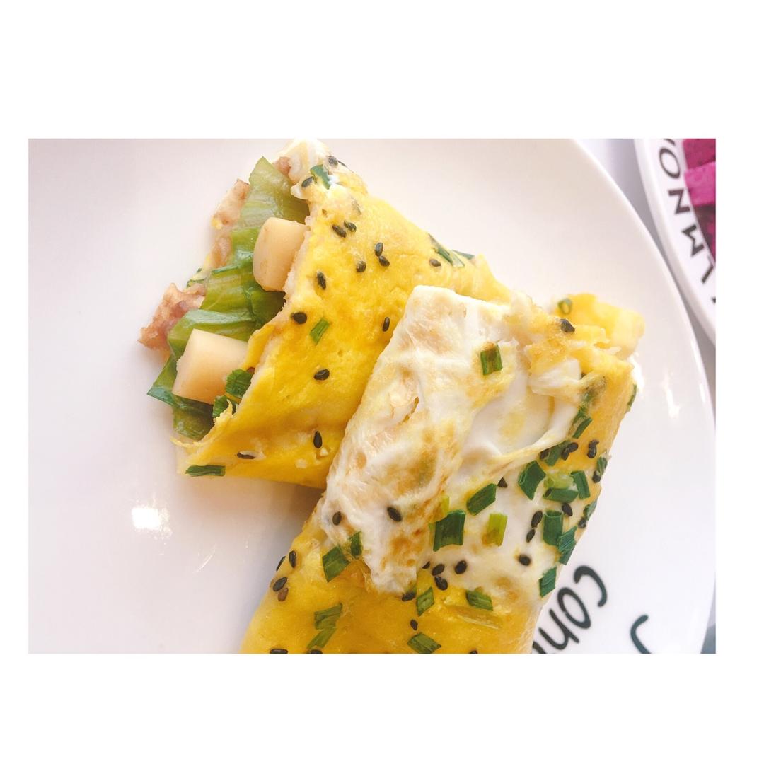 路边摊美食煎饼果子附薄脆做法 家里有勺子平底锅就能做