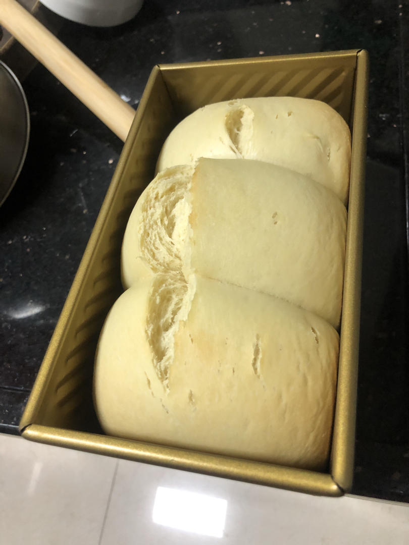 不加一滴水一次发酵淡奶油面包