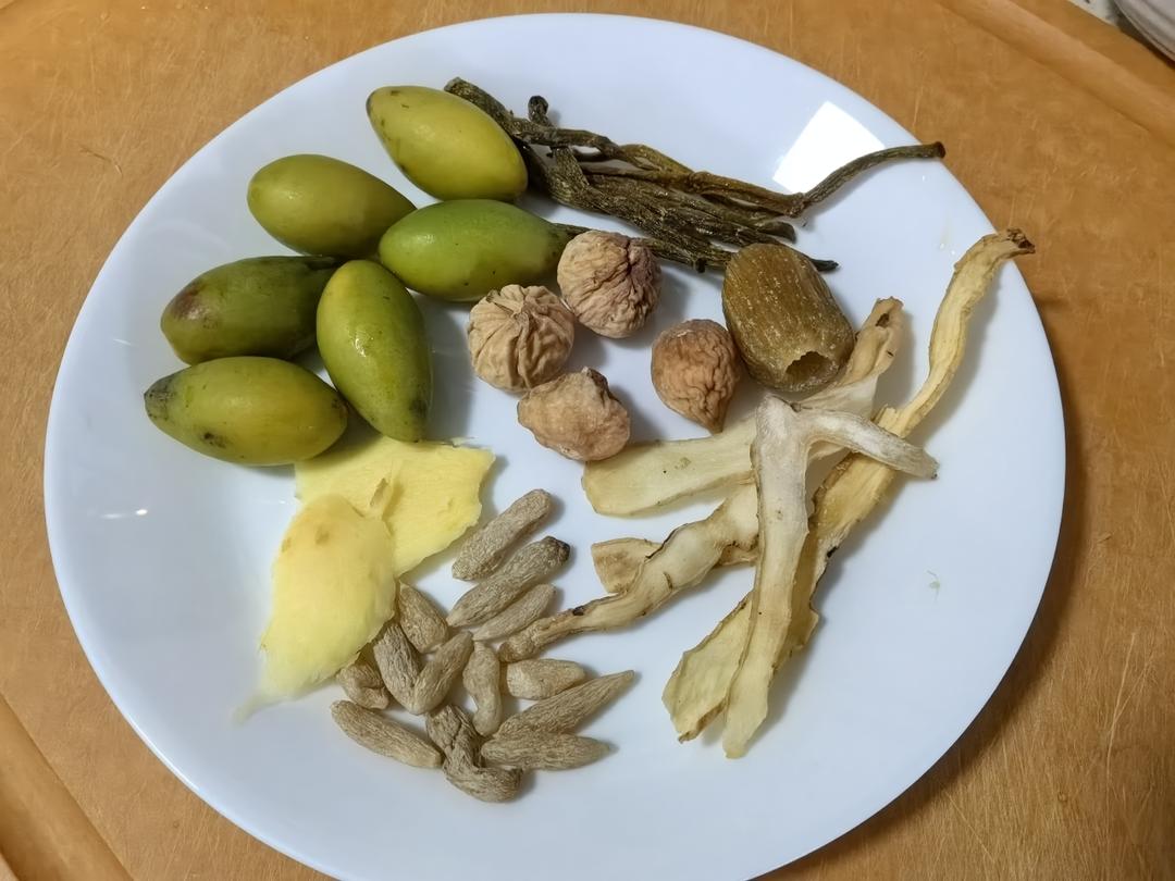 橄榄石斛瘦肉汤