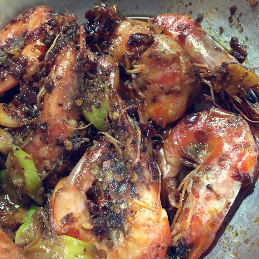 能瞬间引爆味蕾的【香辣干锅虾】