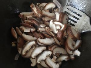 蚝油香菇肉片的做法 步骤7