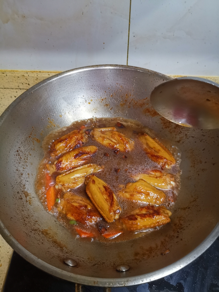 《红烧鸡翅》精品菜肴简单易做的做法 步骤9