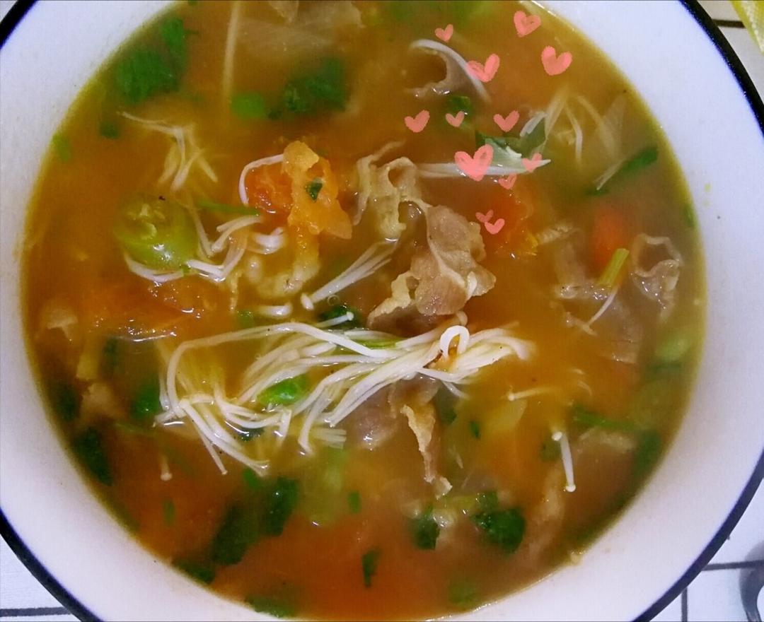 番茄金针菇肥牛汤