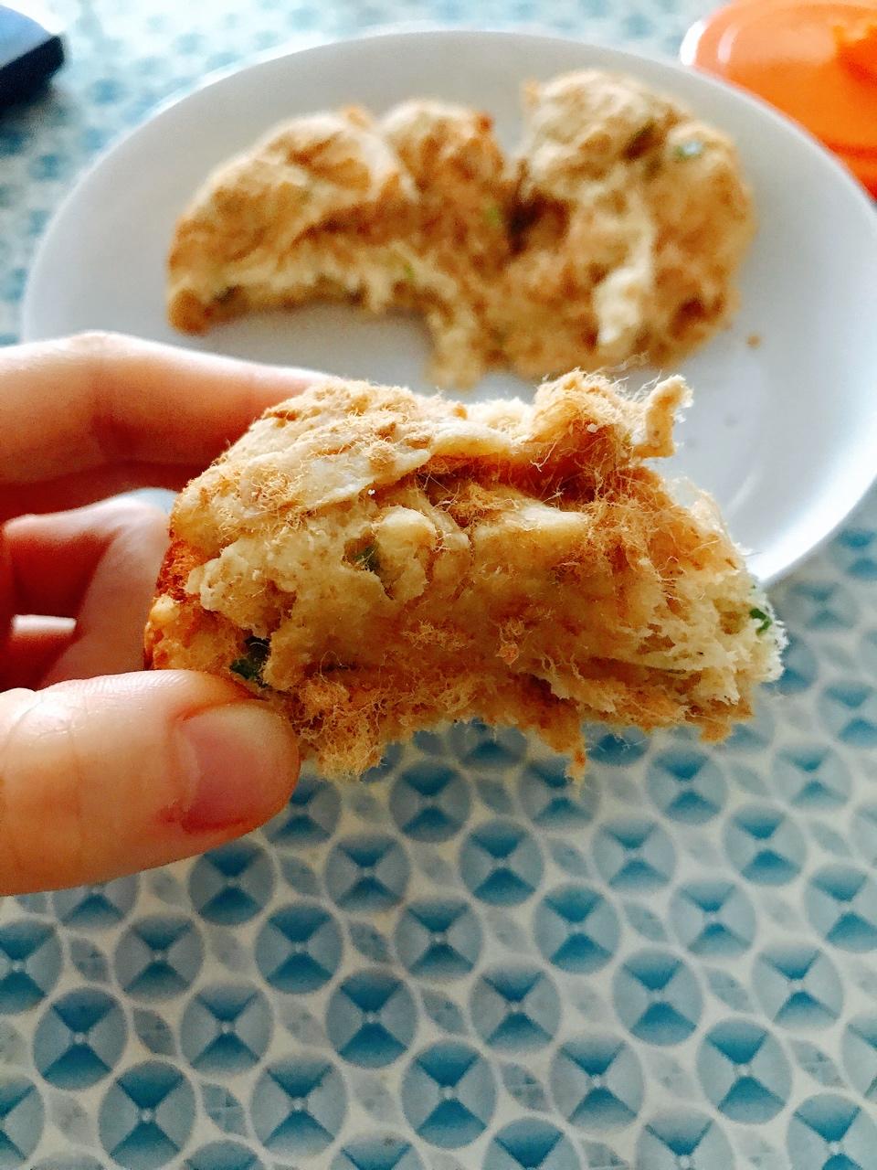 咸咸哒~肉松香葱司康