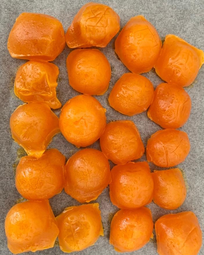 生的咸鸭蛋黄处理方法