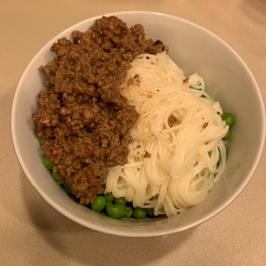 暴多肉-豌豆杂酱面