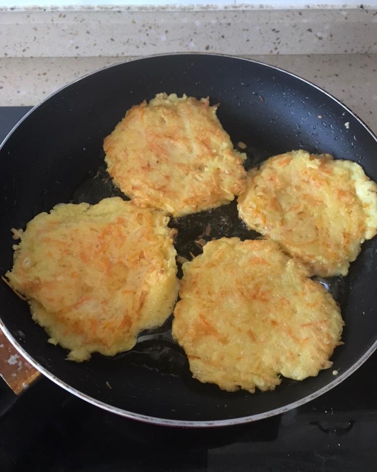 鸡蛋土豆饼