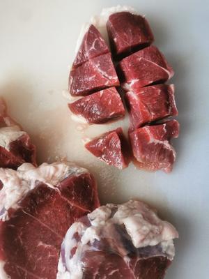 清炖牛肉白萝卜的做法 步骤2