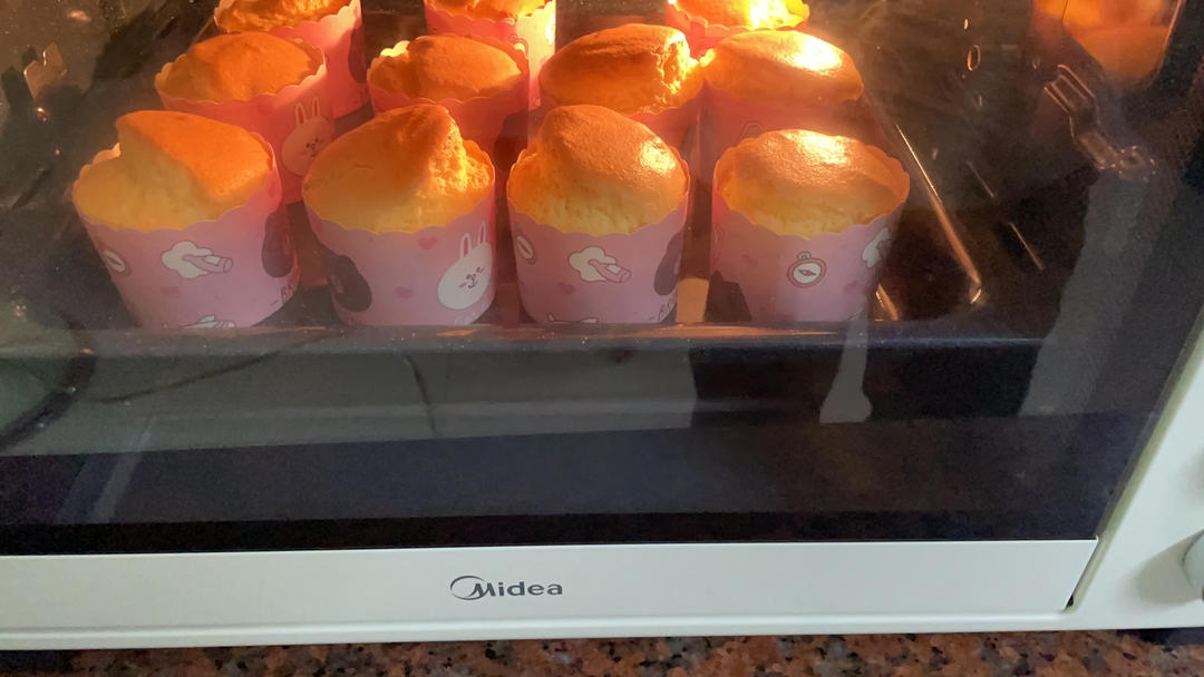 纸杯蛋糕 8寸戚风蛋糕的量