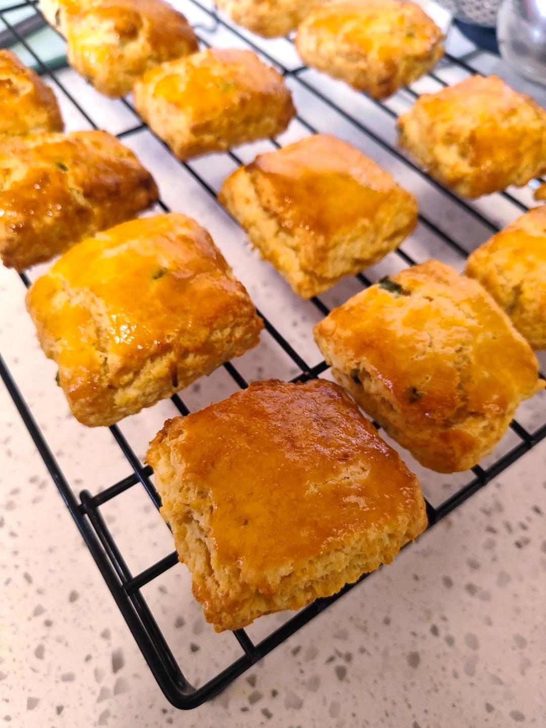 咸蛋黄肉松司康