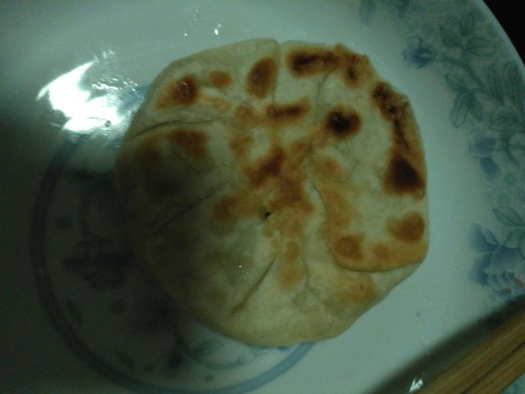 东北酸菜猪肉馅饼