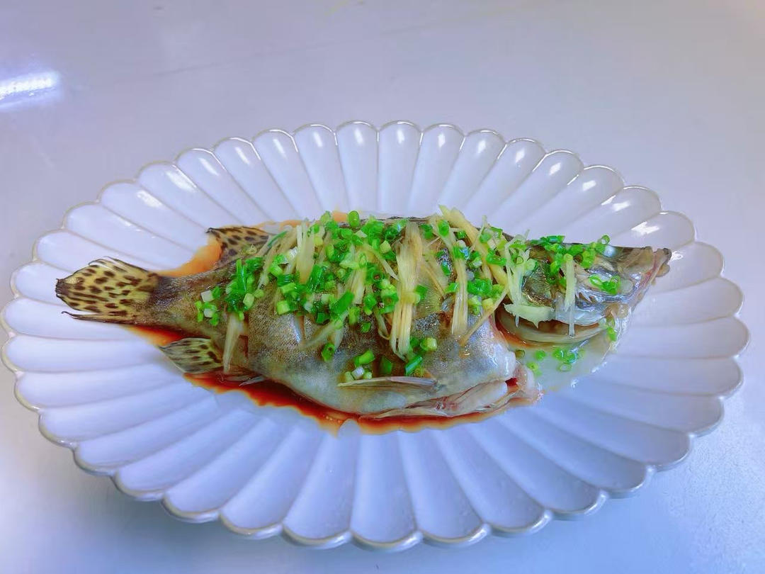 清蒸鲈鱼【快手又美味】