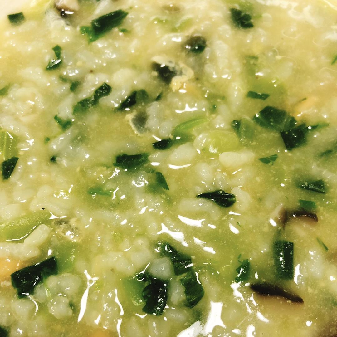 香菇干贝皮蛋菜粥