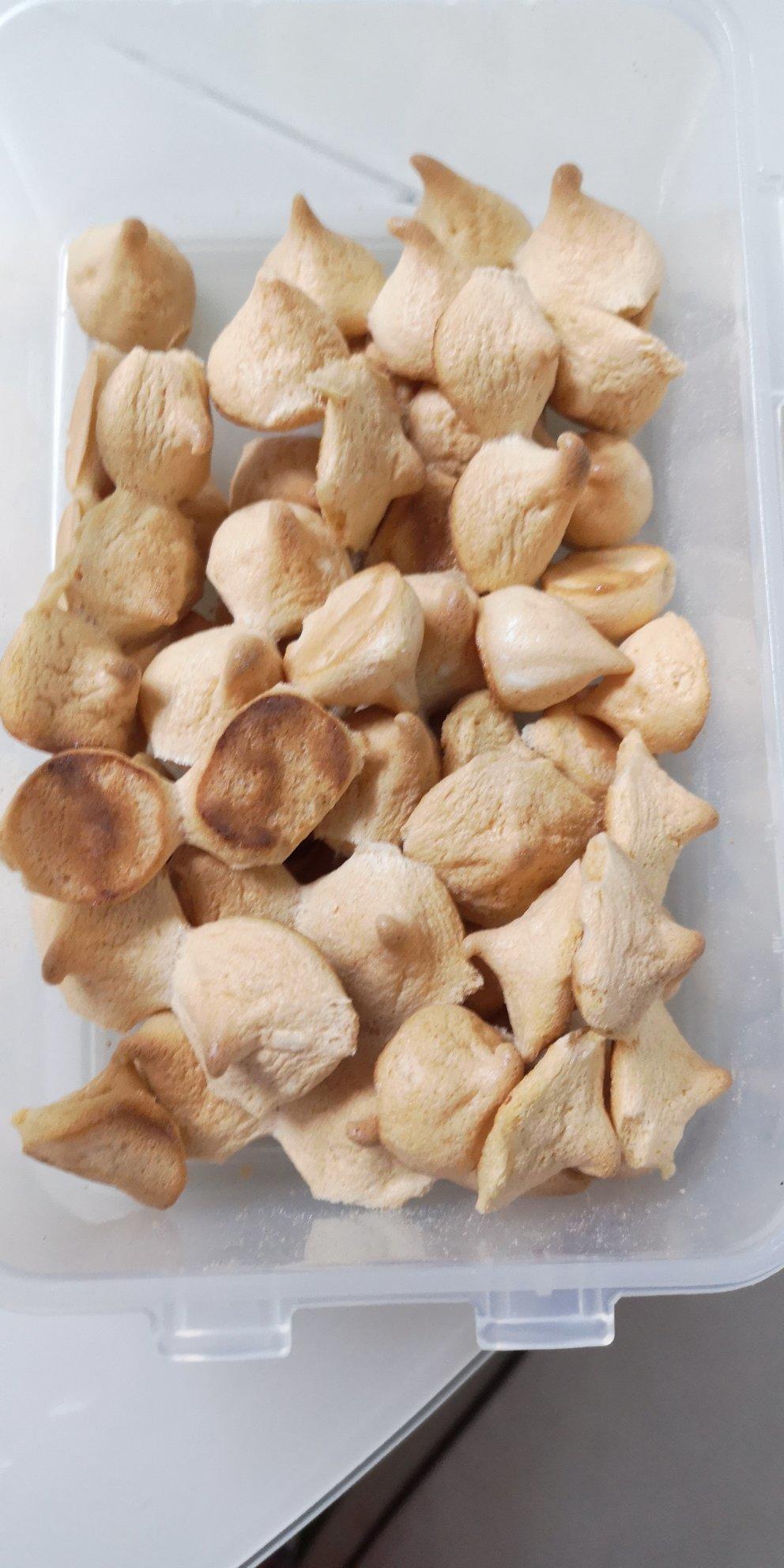 蛋白糖（烤箱做蛋白糖）