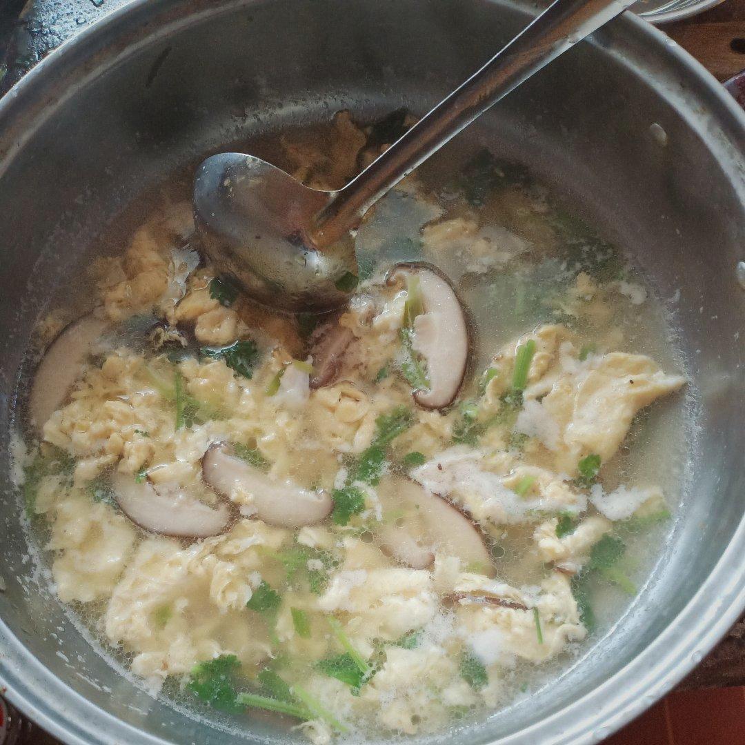 蘑菇鸡蛋汤