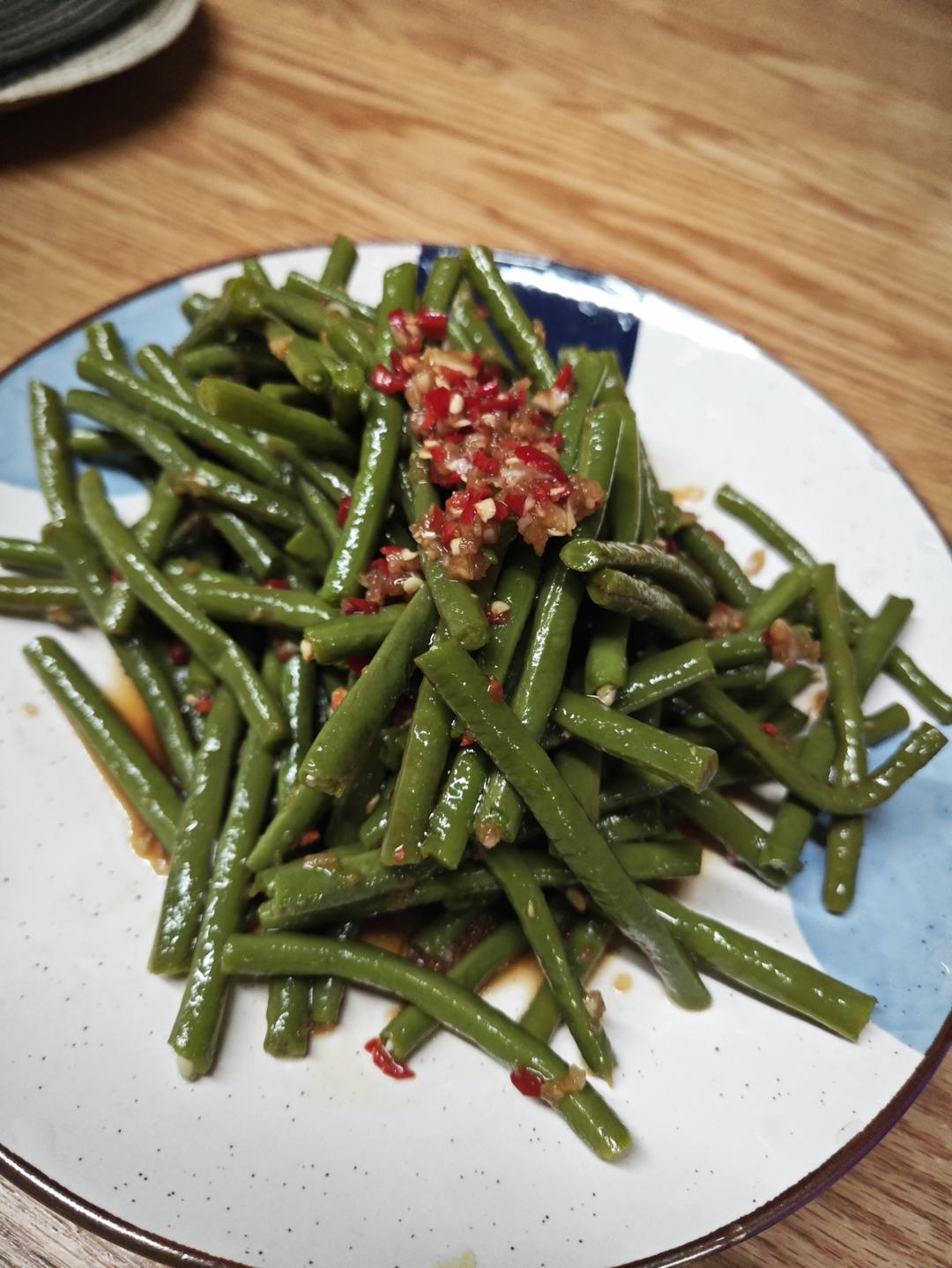 厨师长教你：“凉拌长豆角”的家常做法，夏天没食欲，很适合开胃