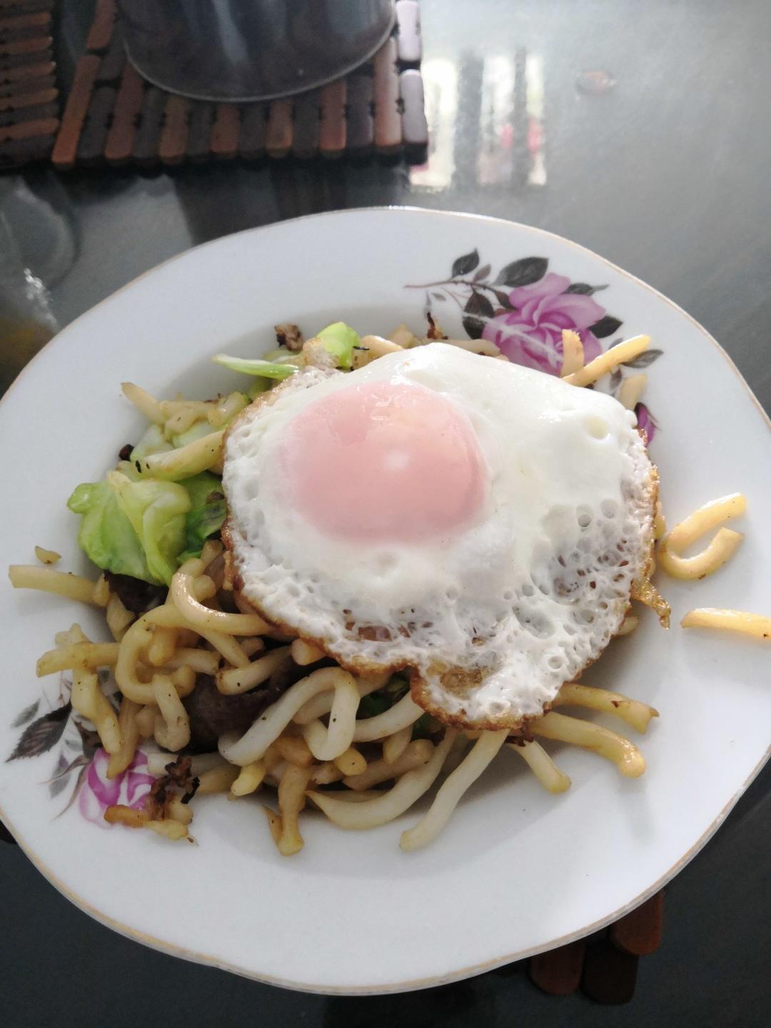 酱油炒乌冬