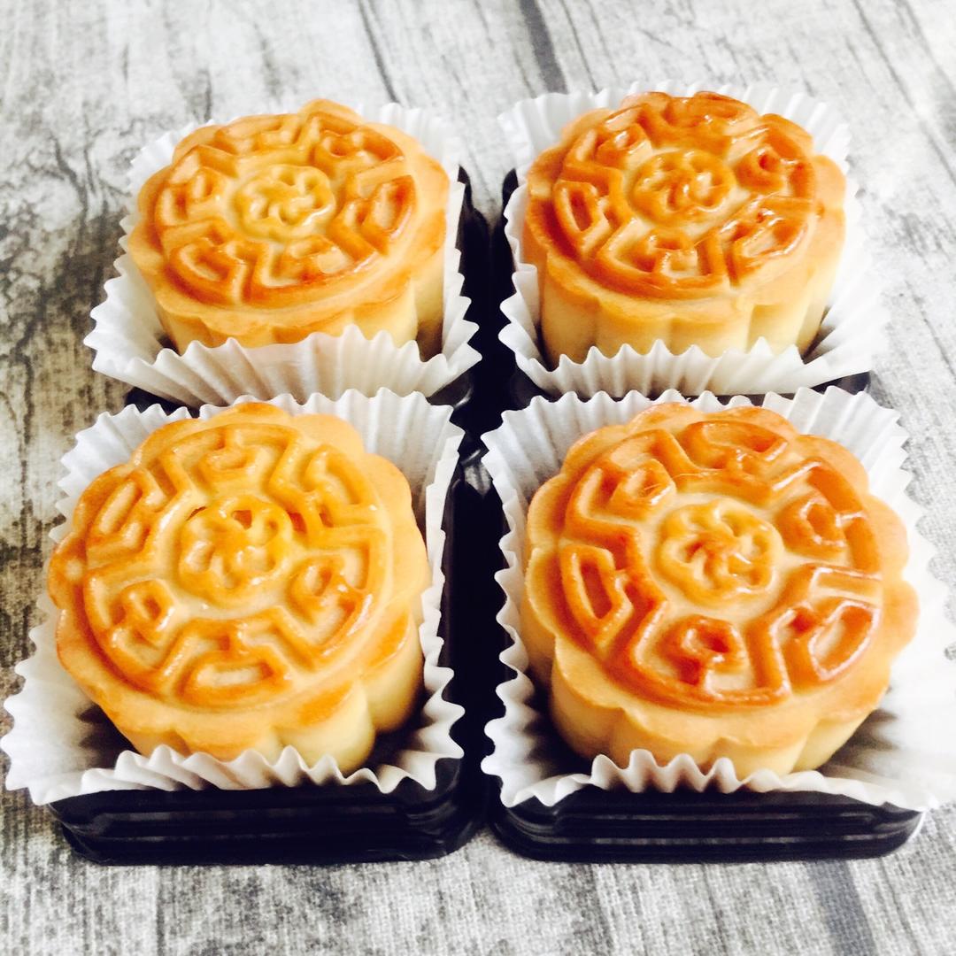 广式月饼—蛋黄莲蓉月饼