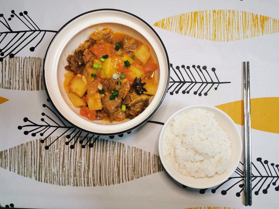 【番茄土豆炖牛腩】