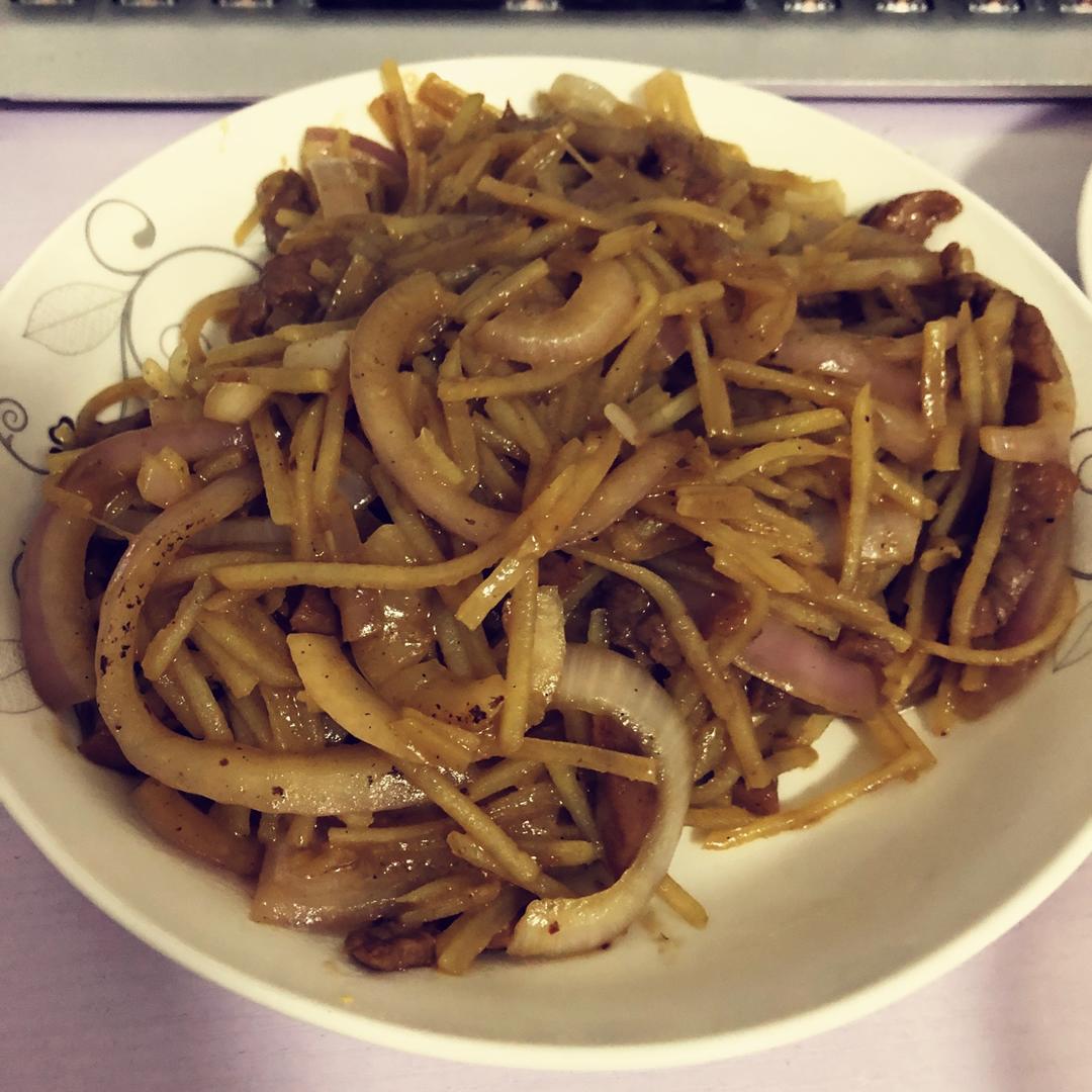 土豆洋葱炒牛肉