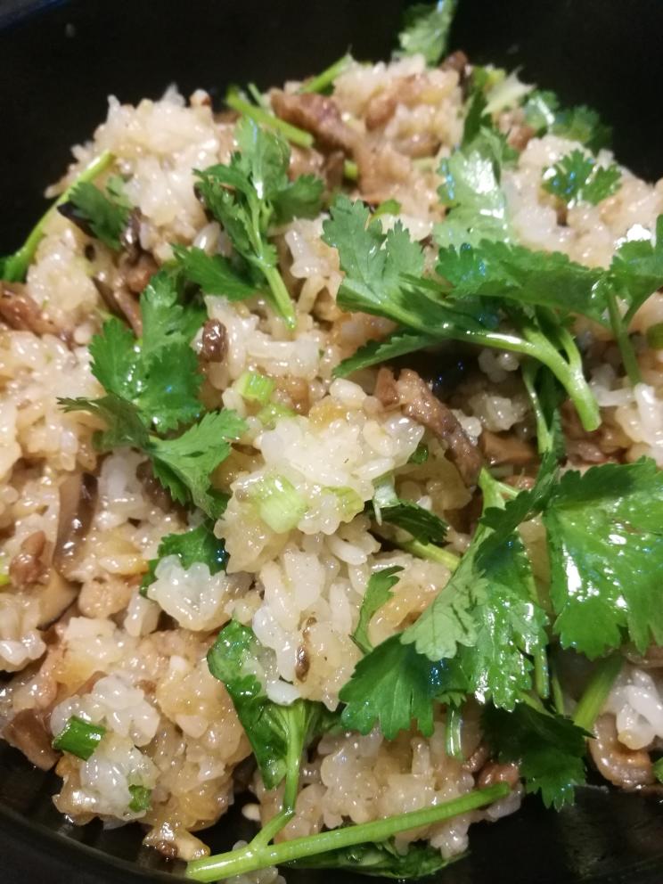 香菇糯米饭的做法