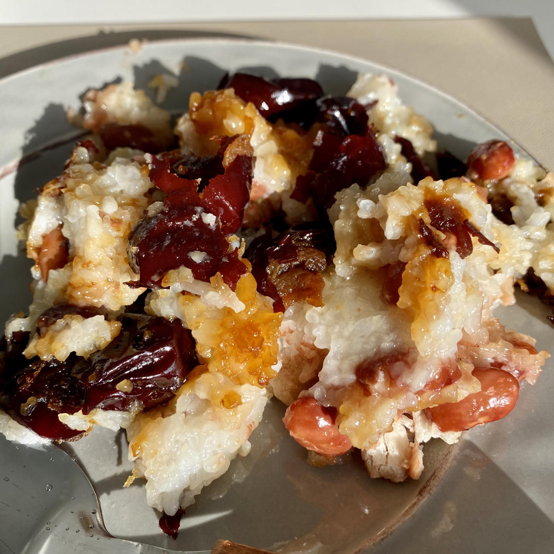 关中地区小吃,普通话读作zeng(四声)糕,西安普遍称其为jing(四声)糕