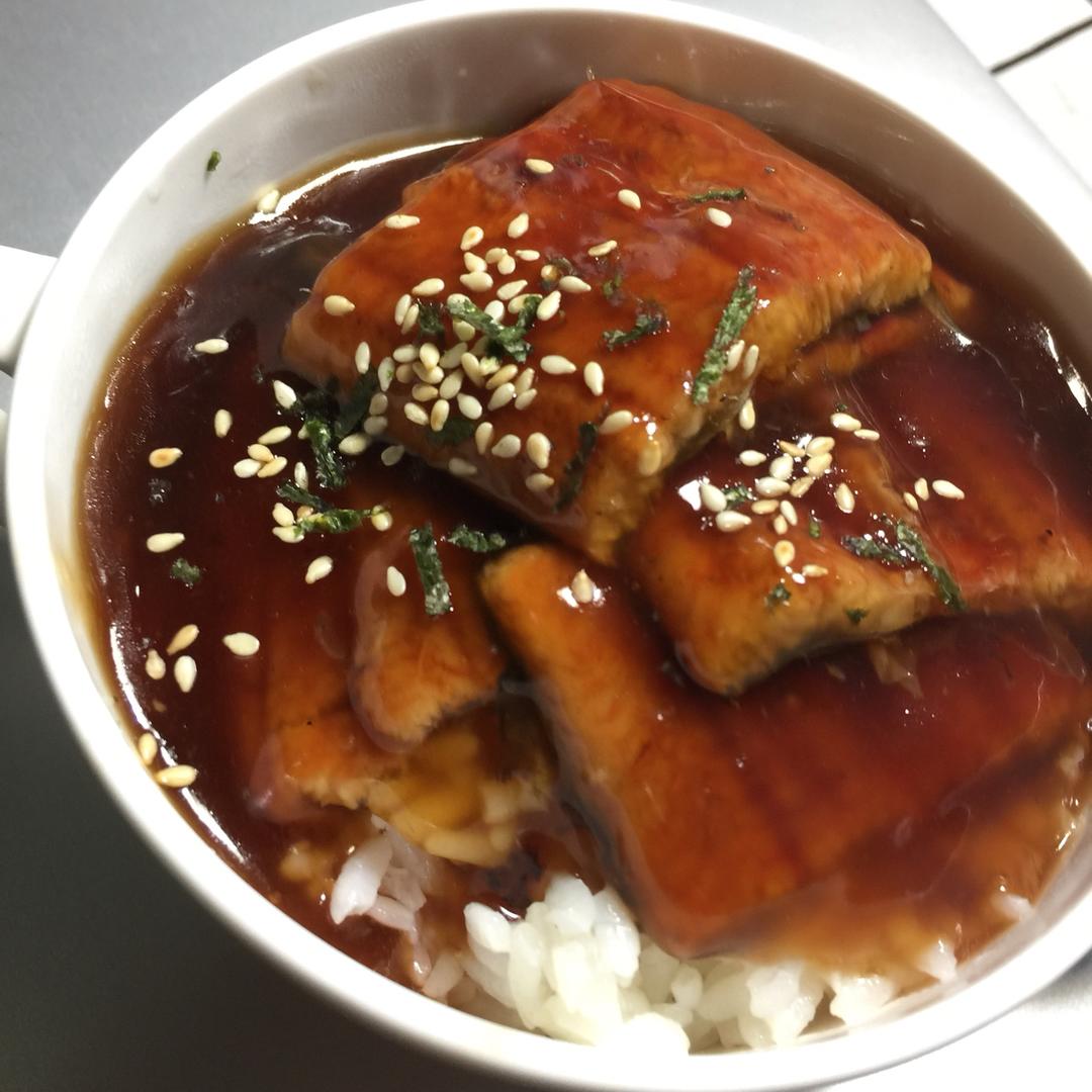 蒲烧鳗鱼饭