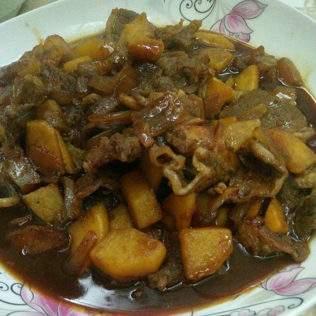 好吃到舔碗底的土豆肥牛拌饭