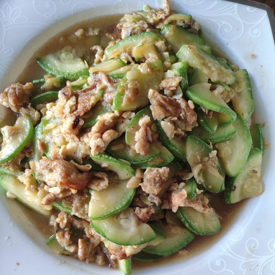 西葫芦炒鸡蛋(从不修图，拒绝夸张)