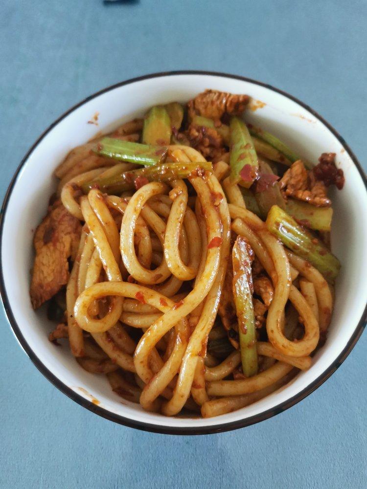 歹歹的新疆炒米粉