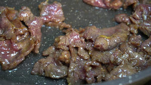 潮州咸菜炒牛肉的做法 步骤7